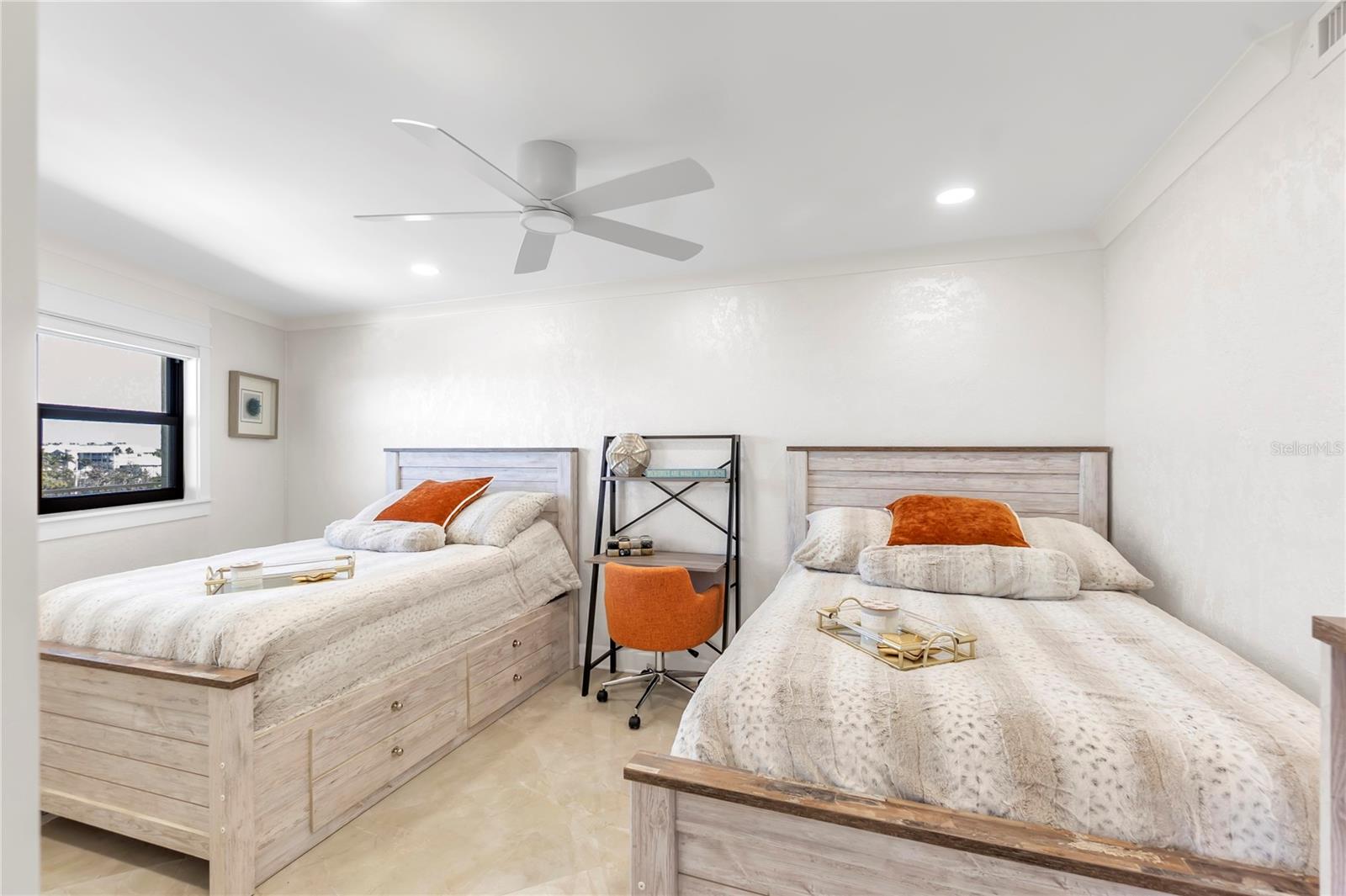 GULF & BAY CLUB PH3 - Residential