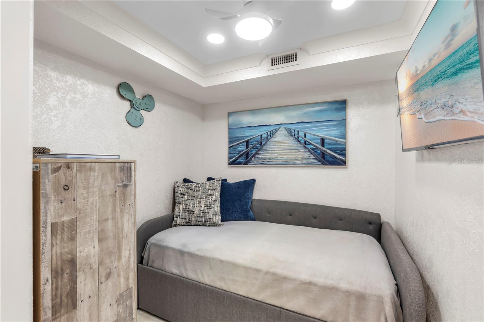 GULF & BAY CLUB PH3 - Residential