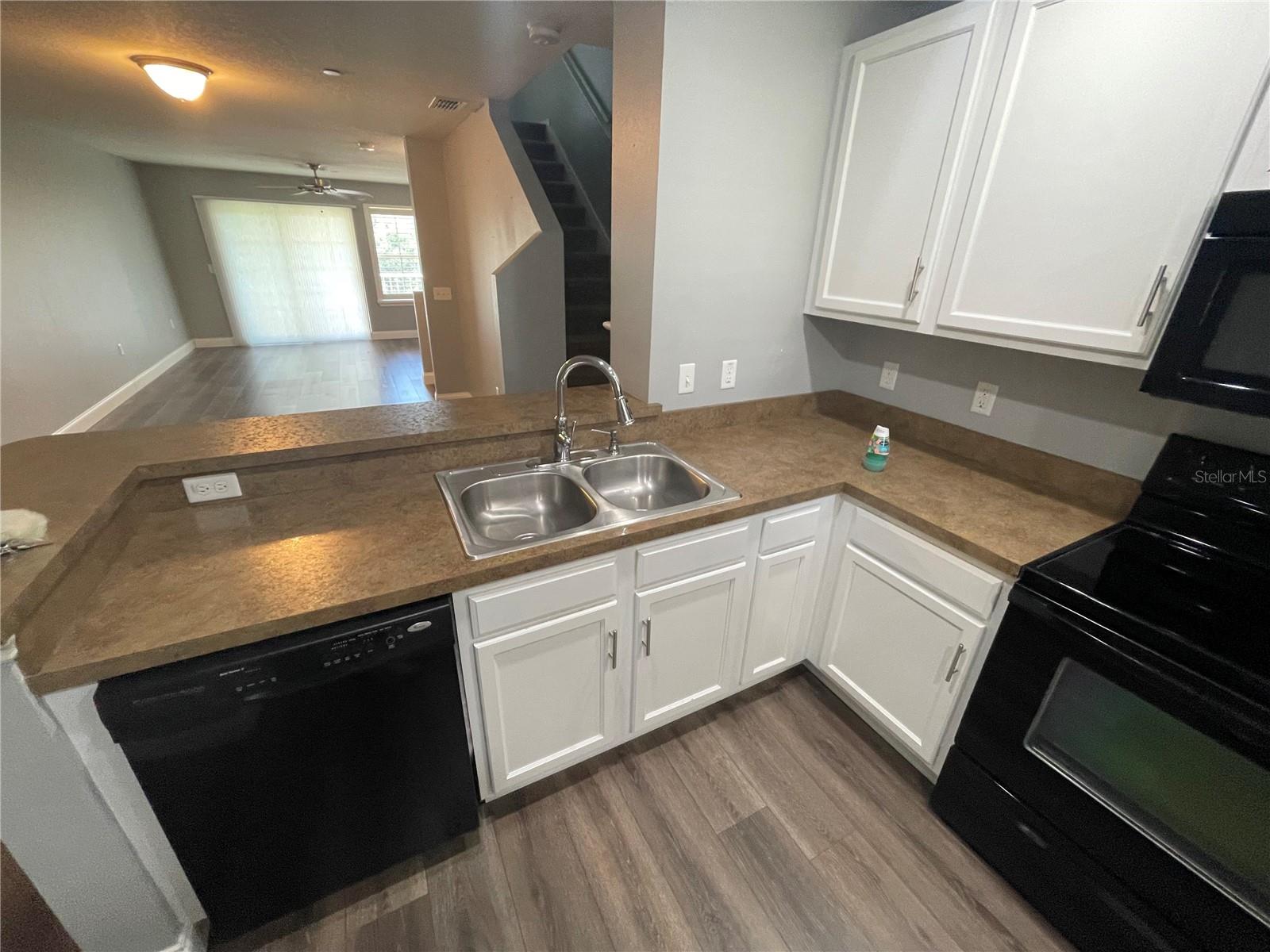 8944 WHITE SAGE LOOP 3204