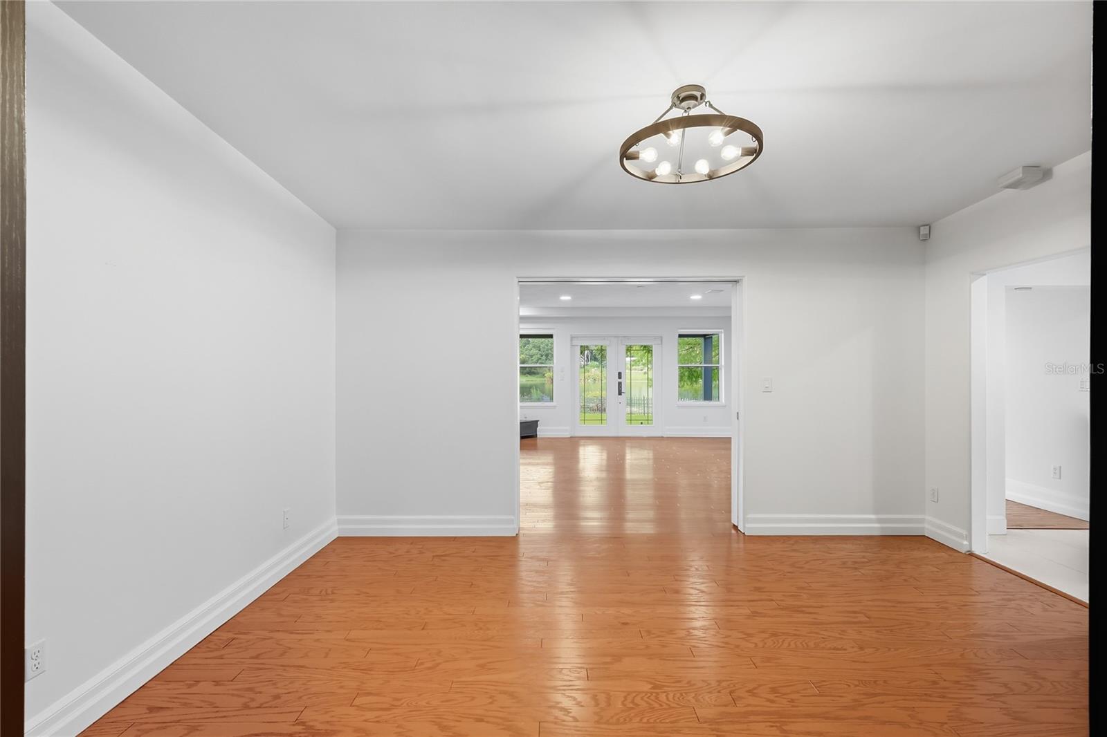 LAKE FOREST PARK - Residential Lease
