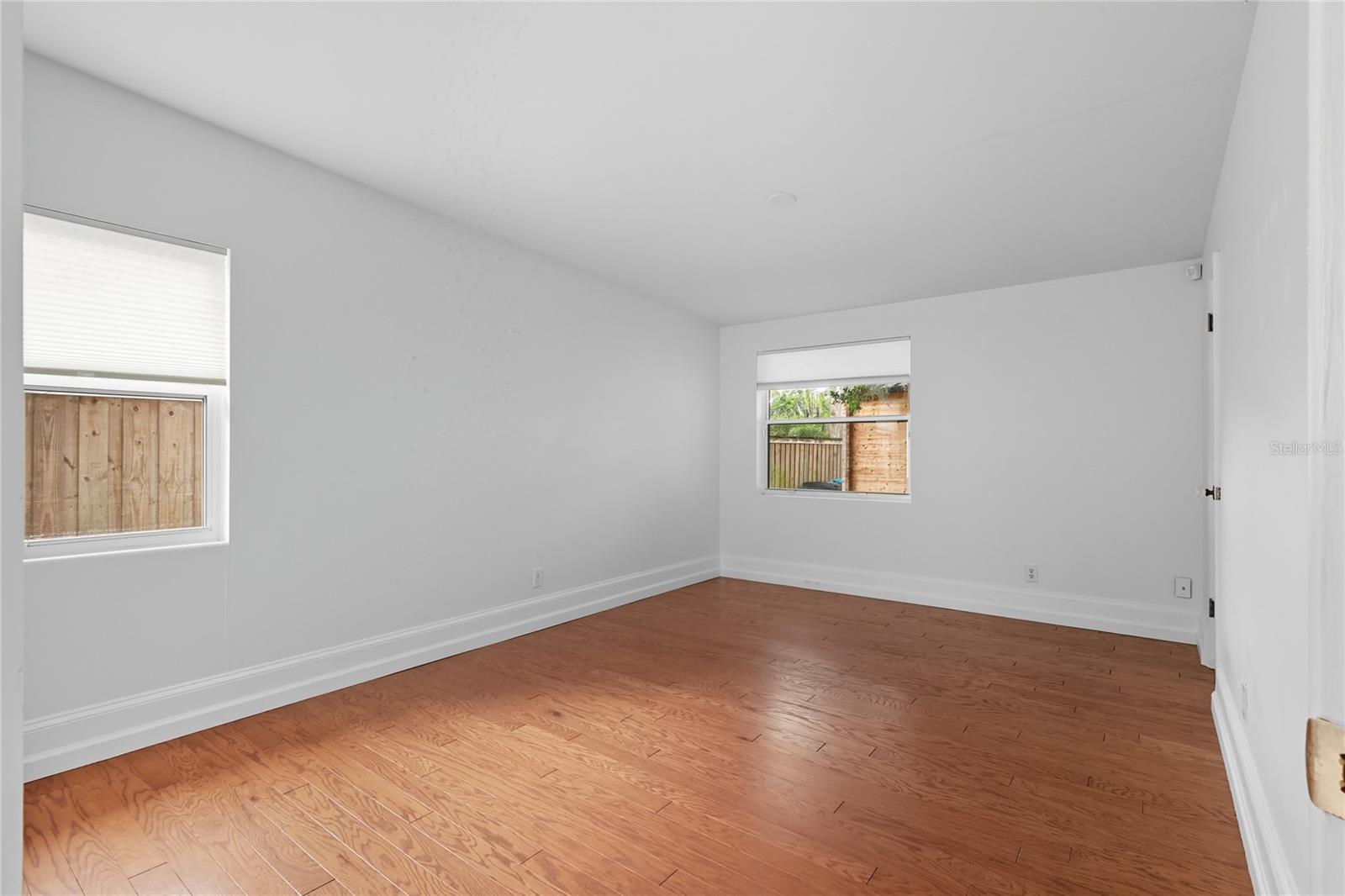 LAKE FOREST PARK - Residential Lease