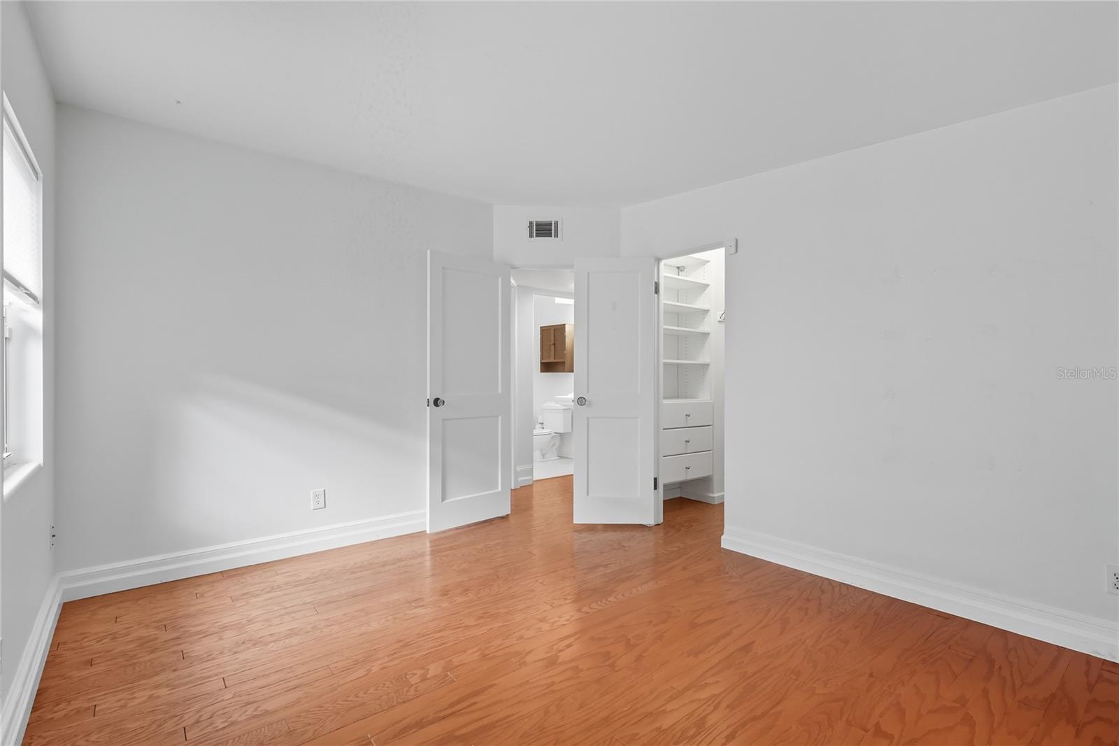 LAKE FOREST PARK - Residential Lease