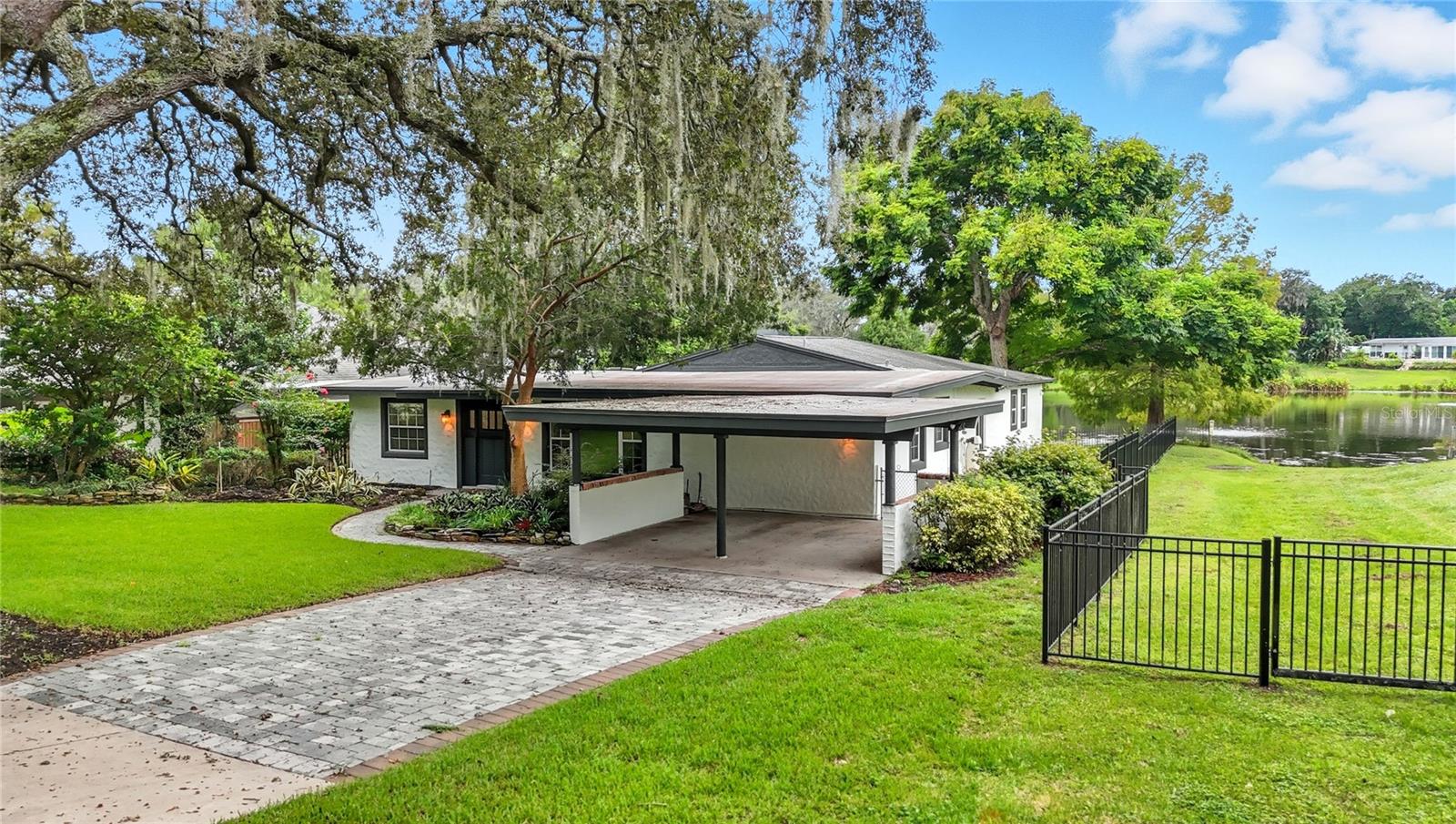 LAKE FOREST PARK - Residential Lease
