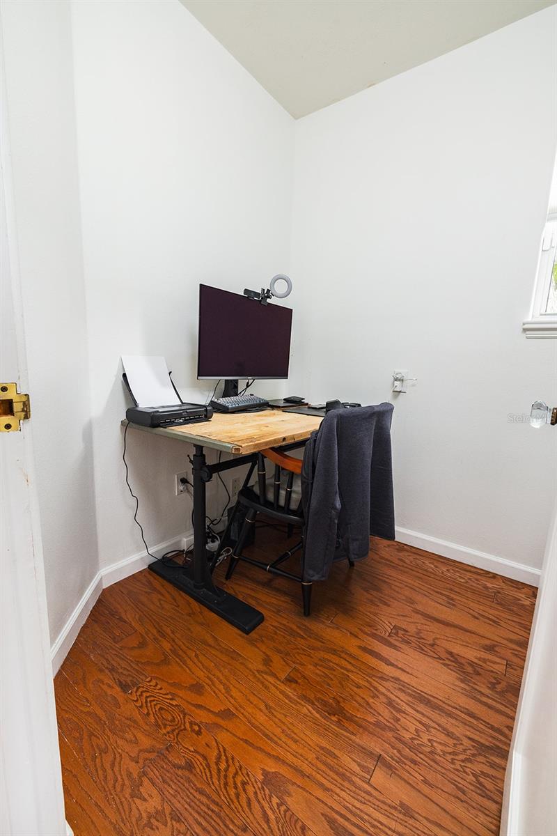 LAKE FOREST PARK - Residential Lease
