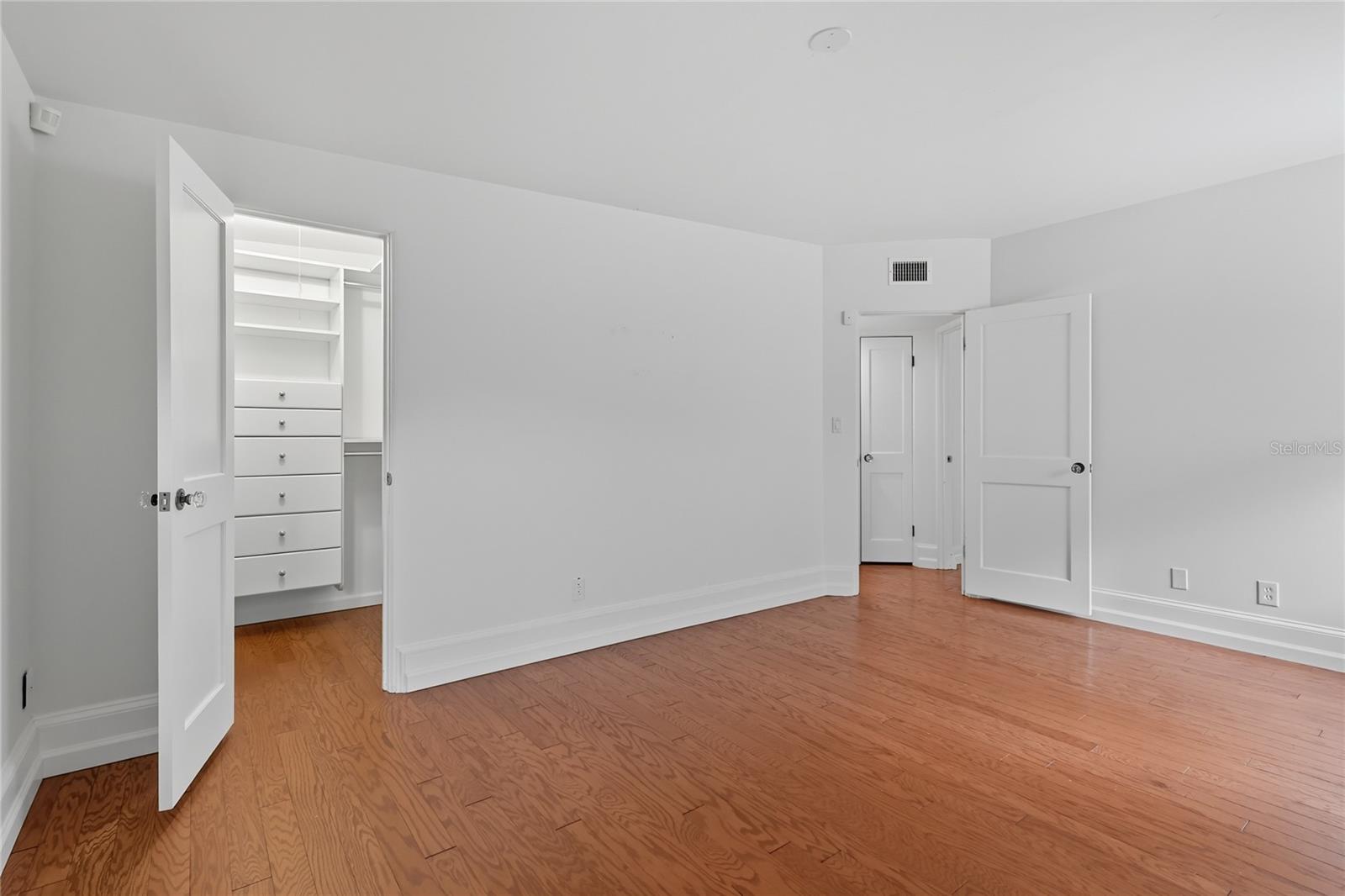 LAKE FOREST PARK - Residential Lease