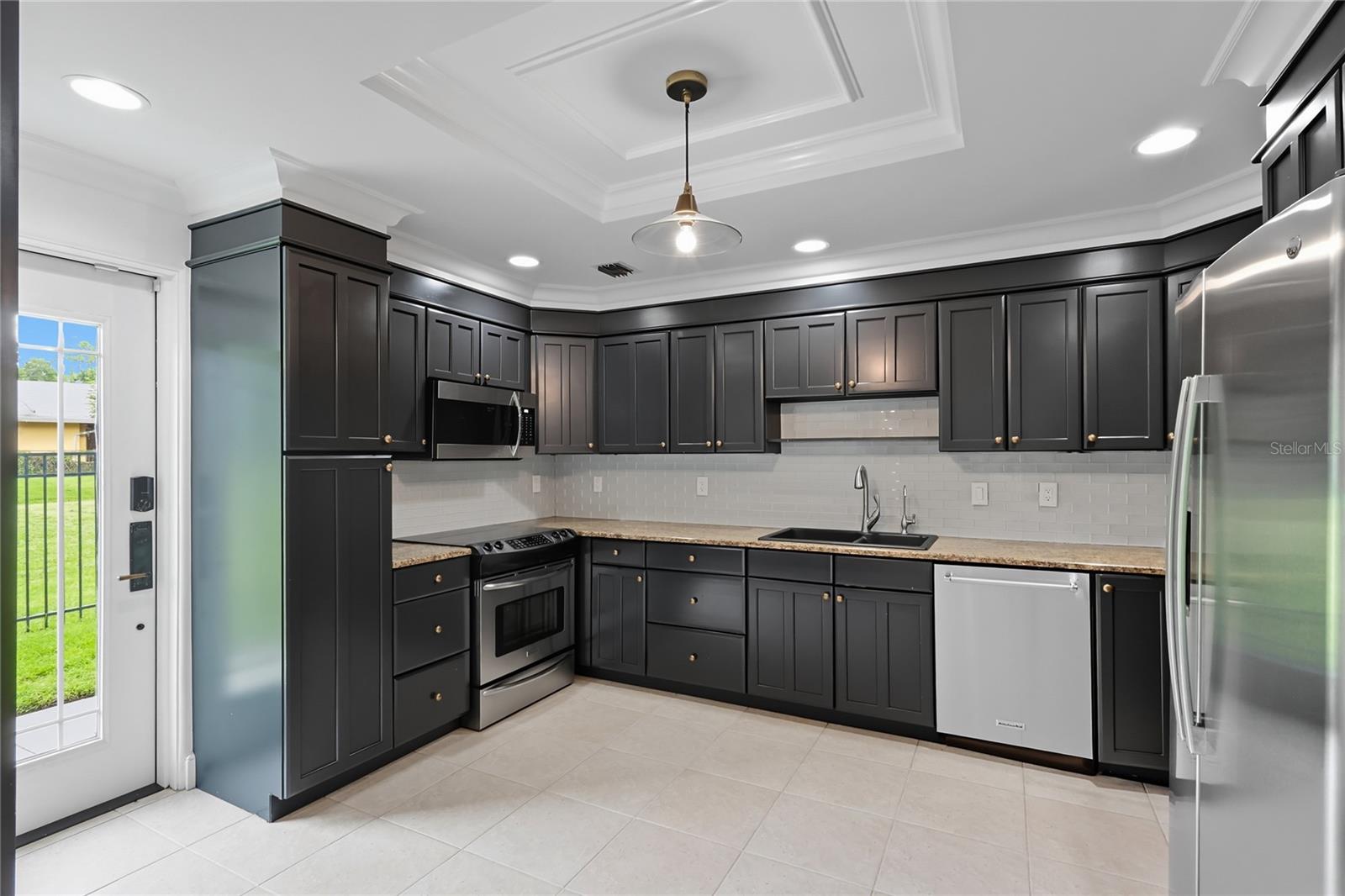 LAKE FOREST PARK - Residential Lease