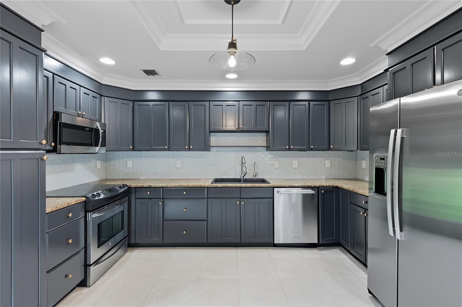 LAKE FOREST PARK - Residential Lease