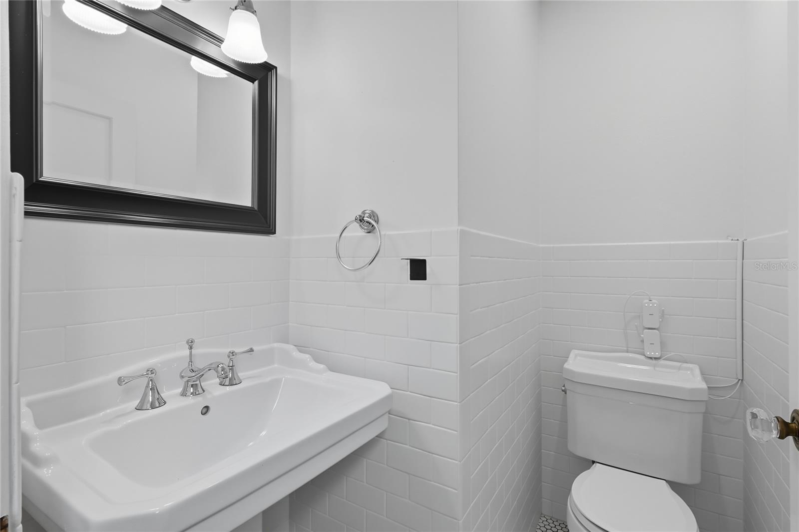 LAKE FOREST PARK - Residential Lease