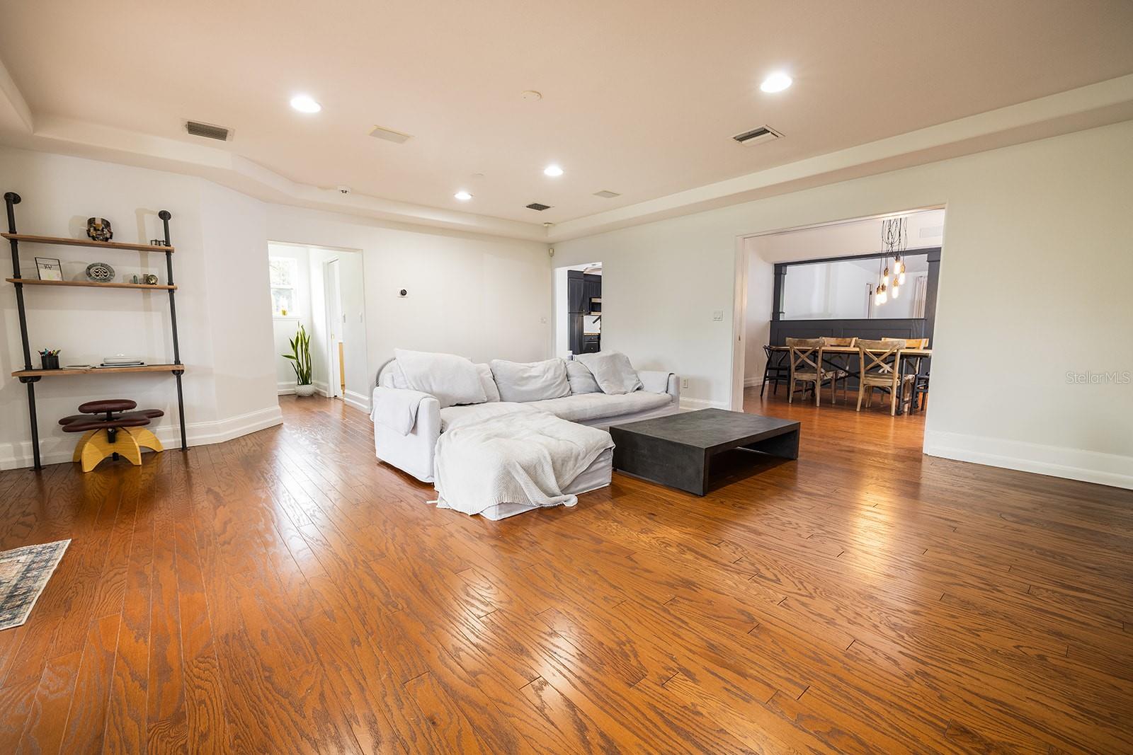 LAKE FOREST PARK - Residential Lease
