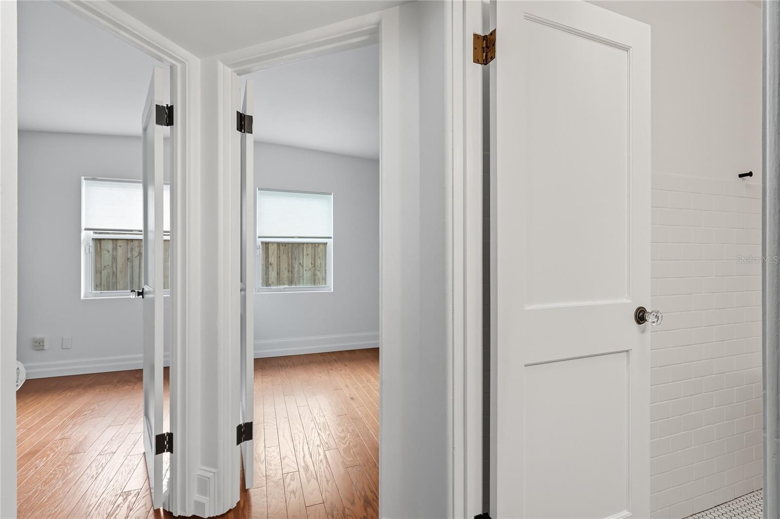 LAKE FOREST PARK - Residential Lease