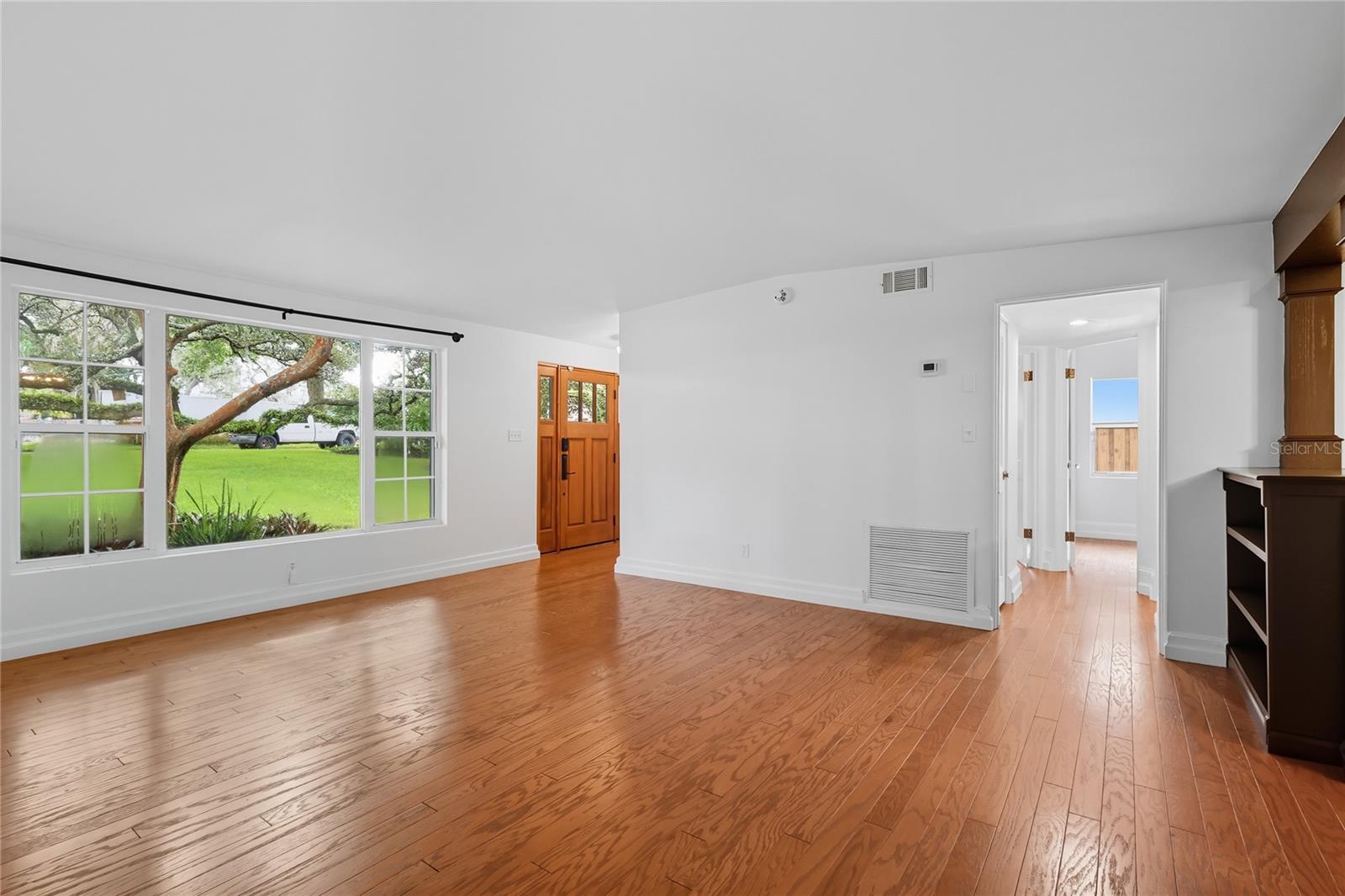 LAKE FOREST PARK - Residential Lease