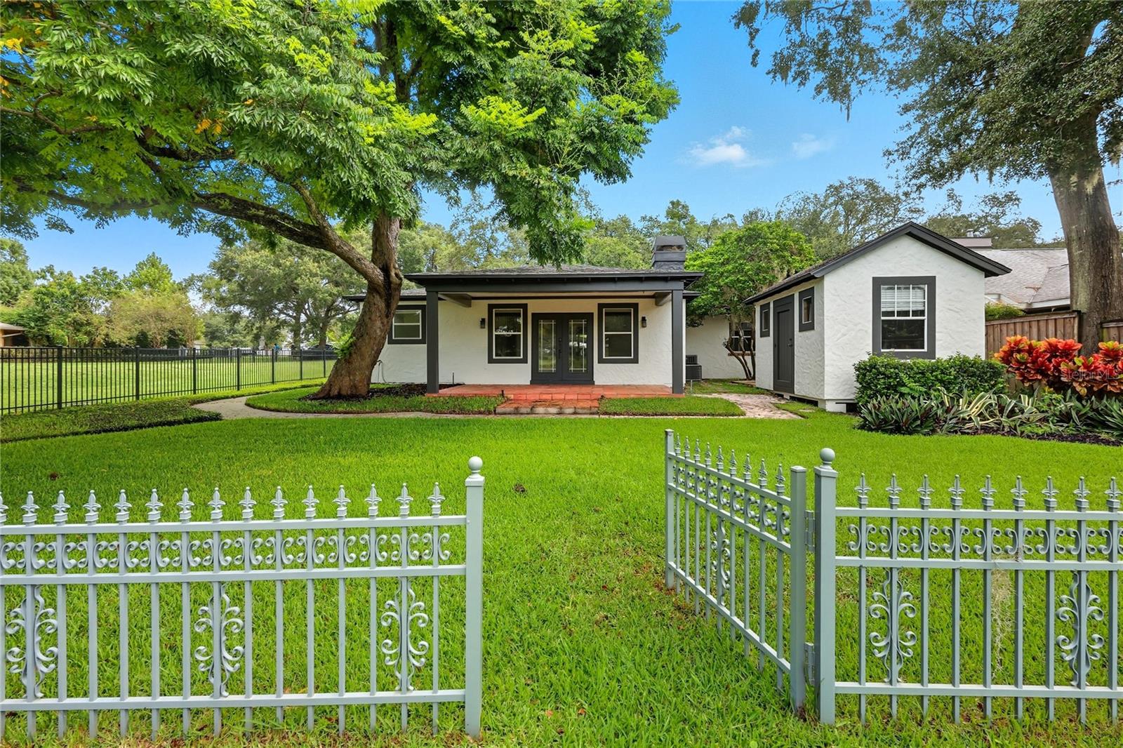 LAKE FOREST PARK - Residential Lease