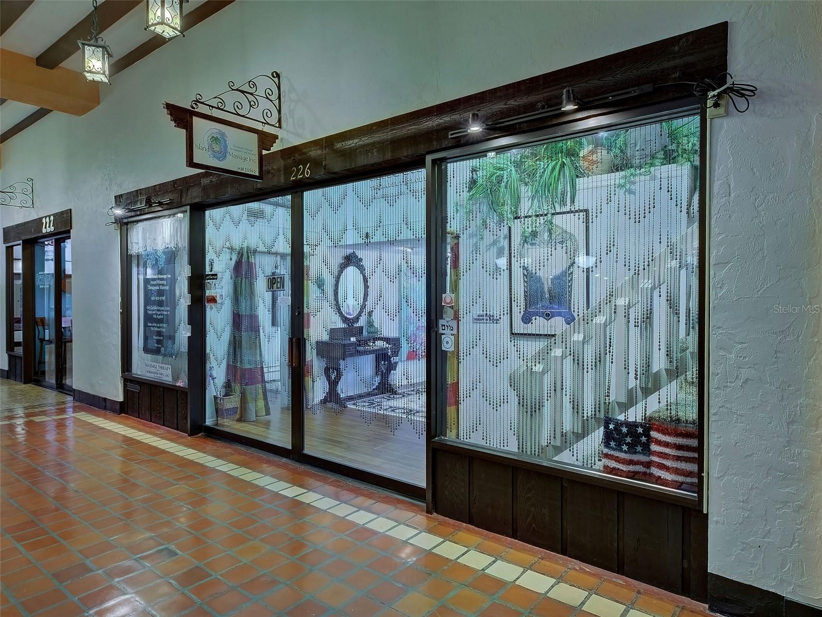 VENICE CENTRE - Commercial Sale
