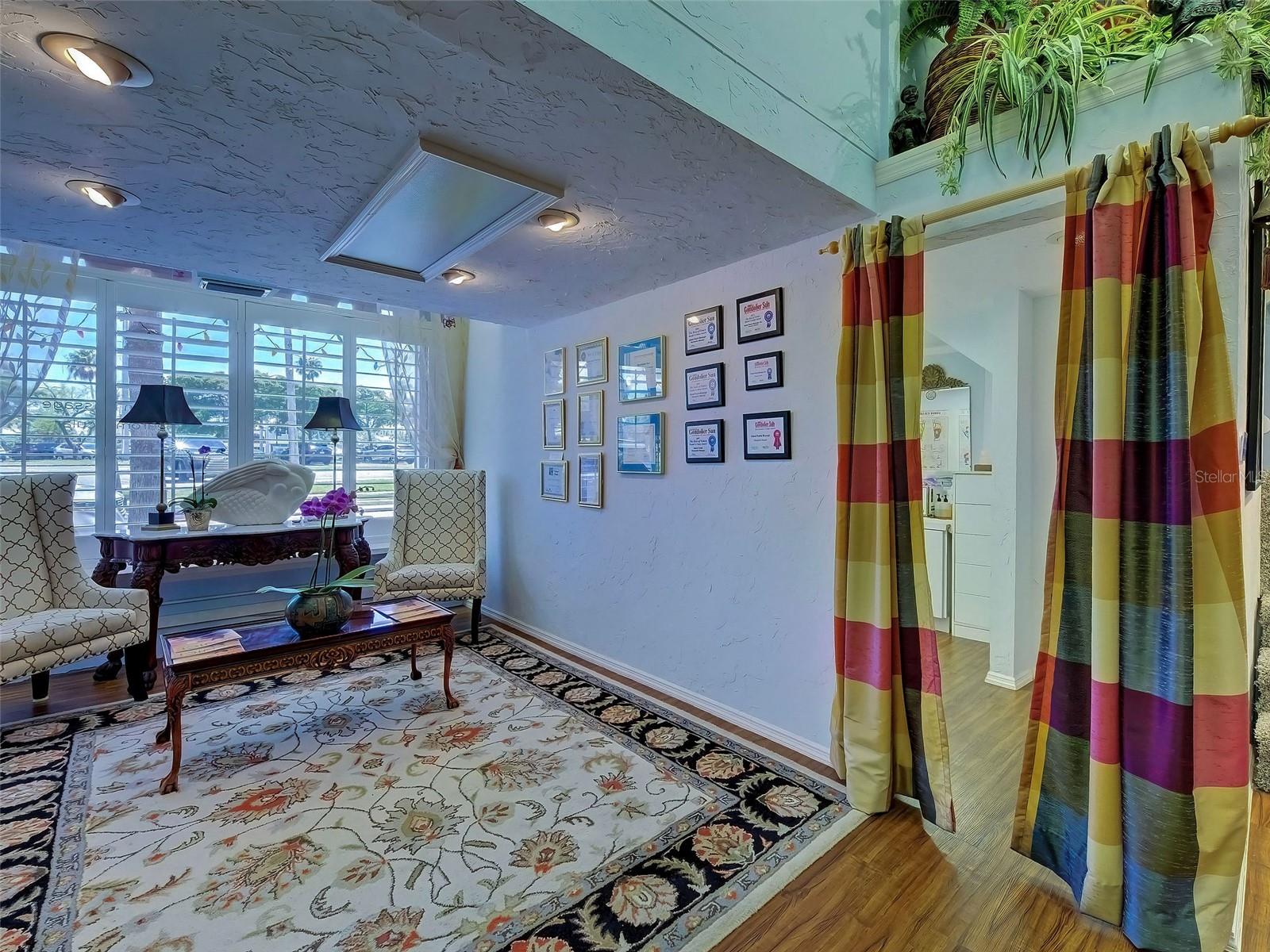 VENICE CENTRE - Commercial Sale