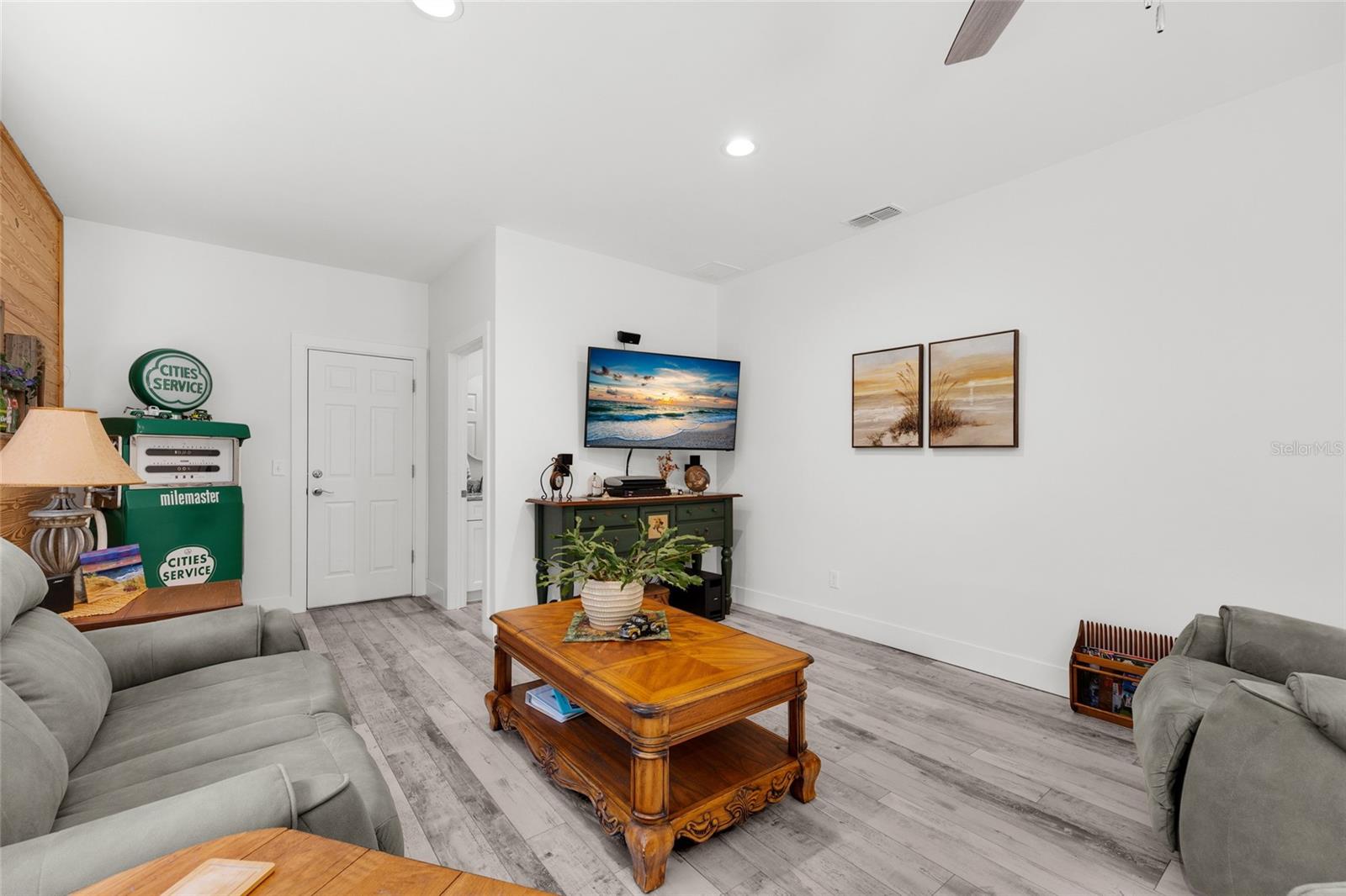 CHESBOROUGHS CORNER FIRST ADD - Residential