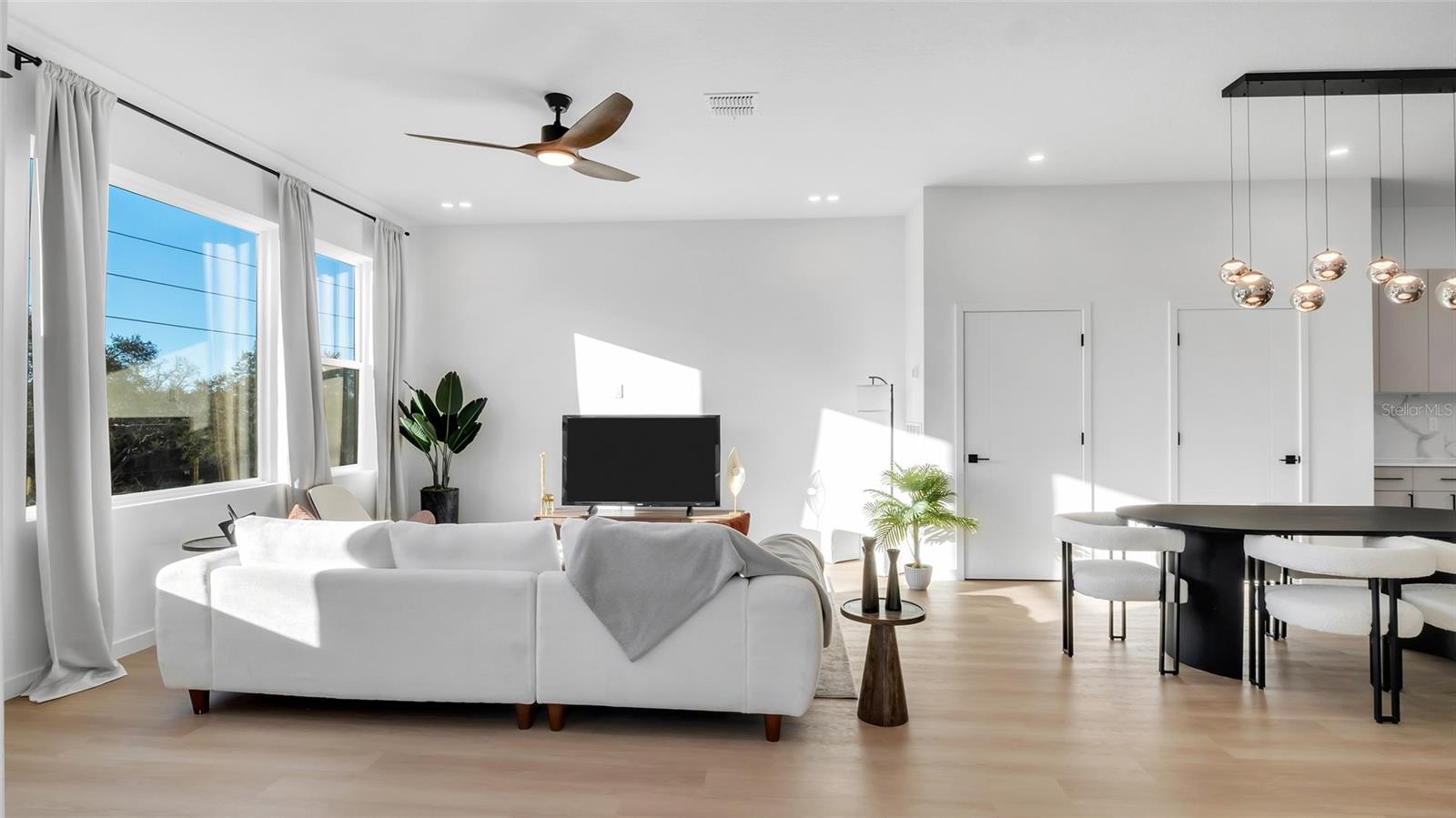 4TH STREET GARDENS - Residential