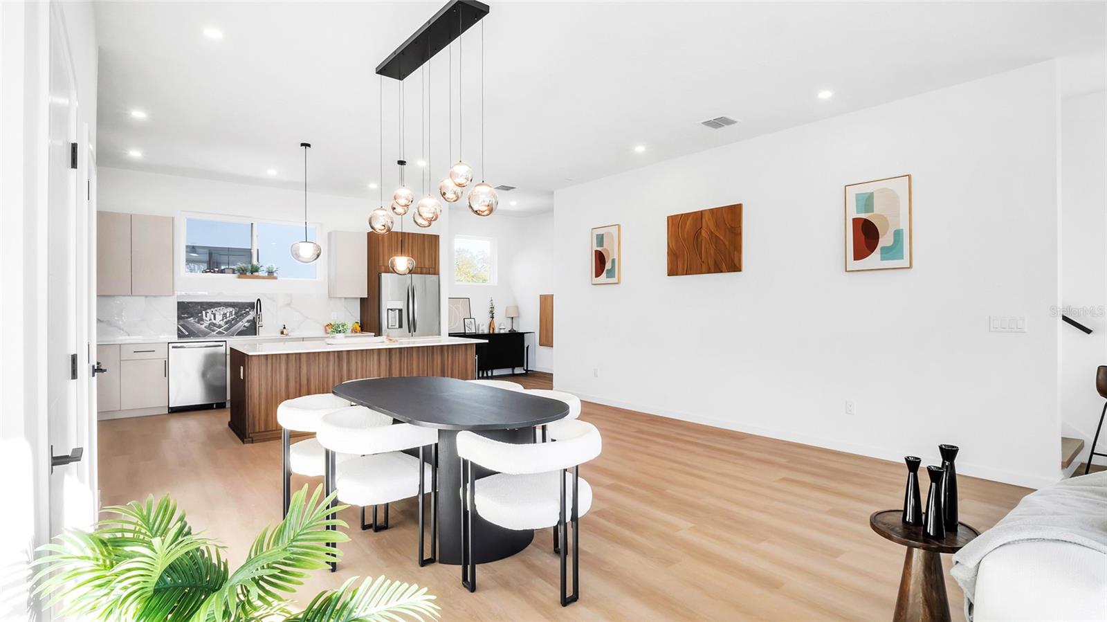 4TH STREET GARDENS - Residential