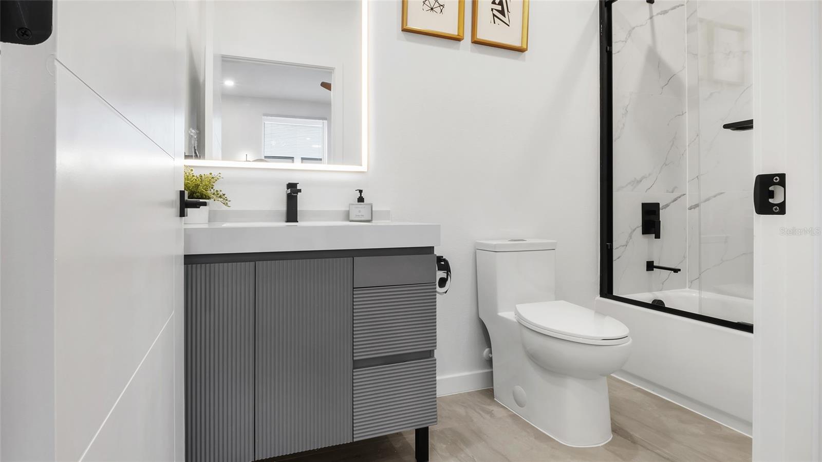 4TH STREET GARDENS - Residential