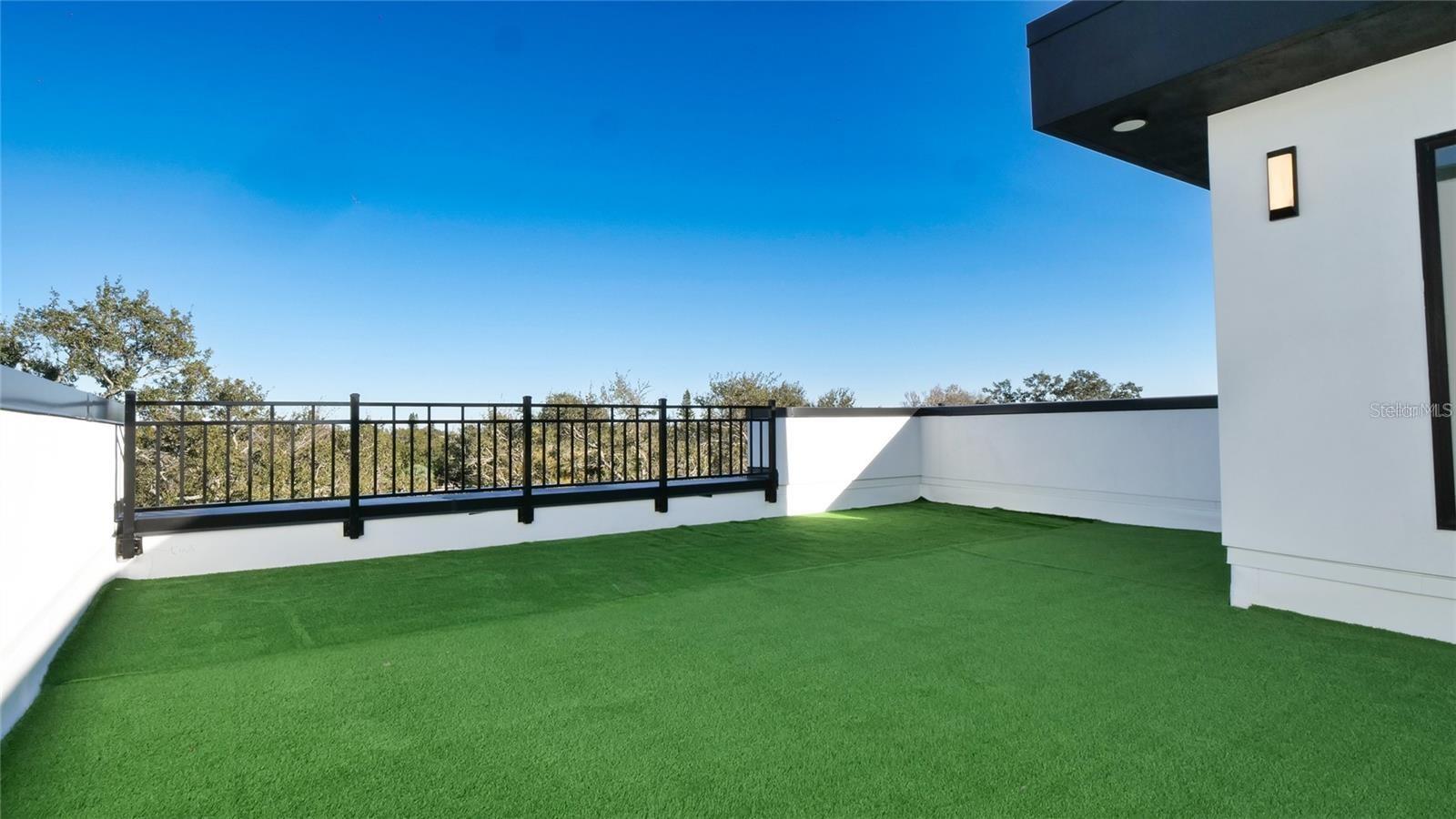 4TH STREET GARDENS - Residential