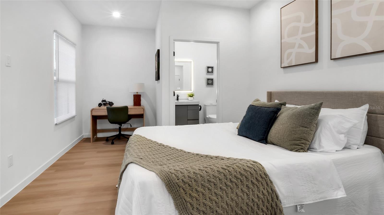 4TH STREET GARDENS - Residential