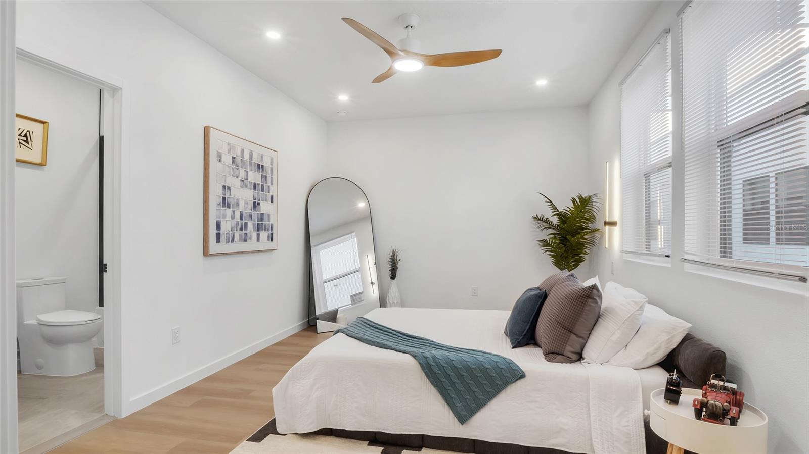 4TH STREET GARDENS - Residential