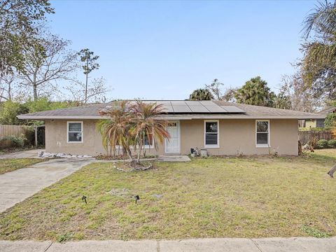 Photo of 3431 Hunt Lane, Oviedo, FL 32765 (MLS # O6384039)