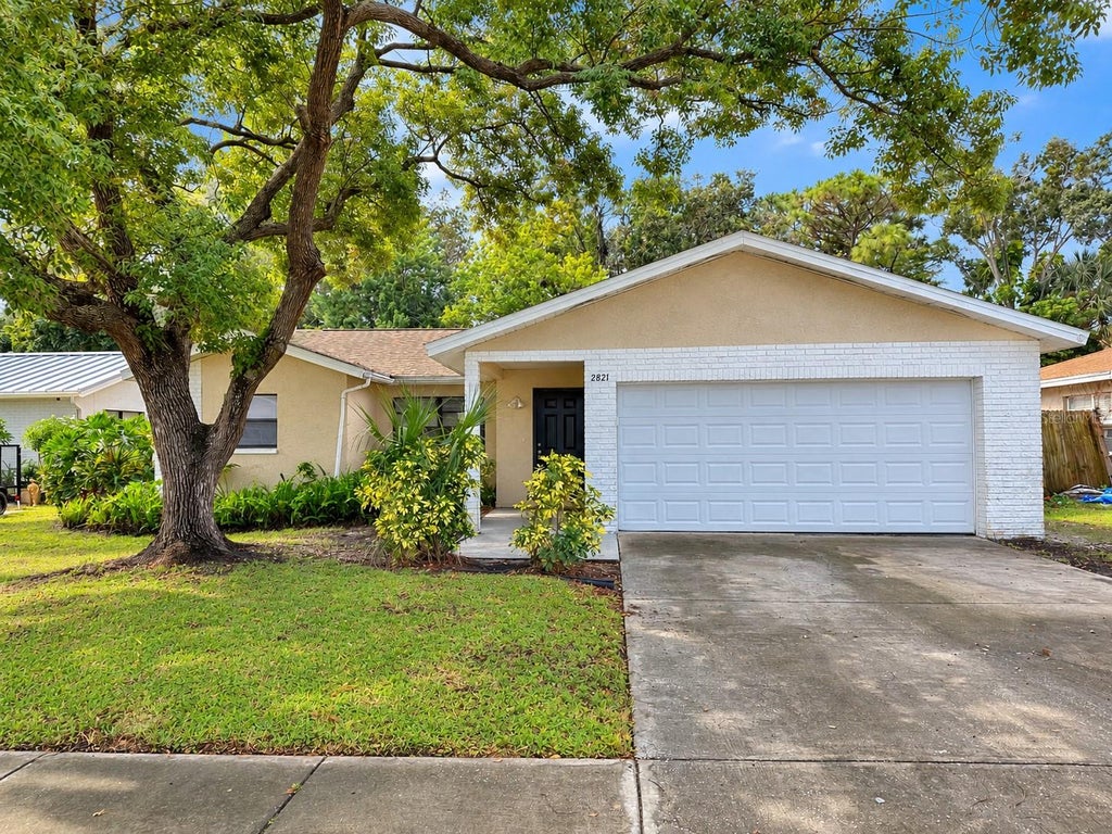 Photo of 2821 Eagle Run Circle S, Clearwater, FL 33760 (MLS # TB8553663)