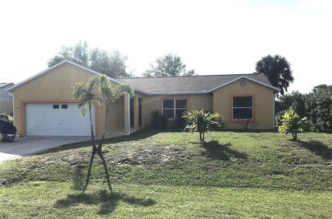 Single Family Residence in PORT CHARLOTTE FL 7011 STACY LANE.jpg