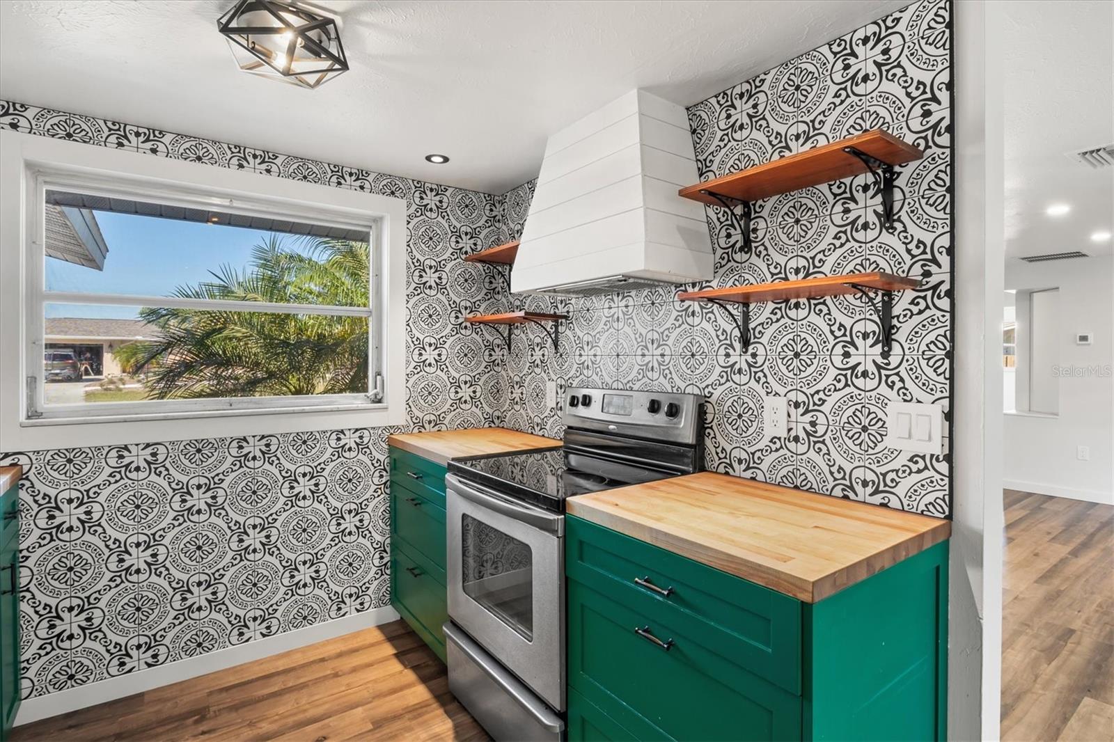 SUNSET BEACH - Residential