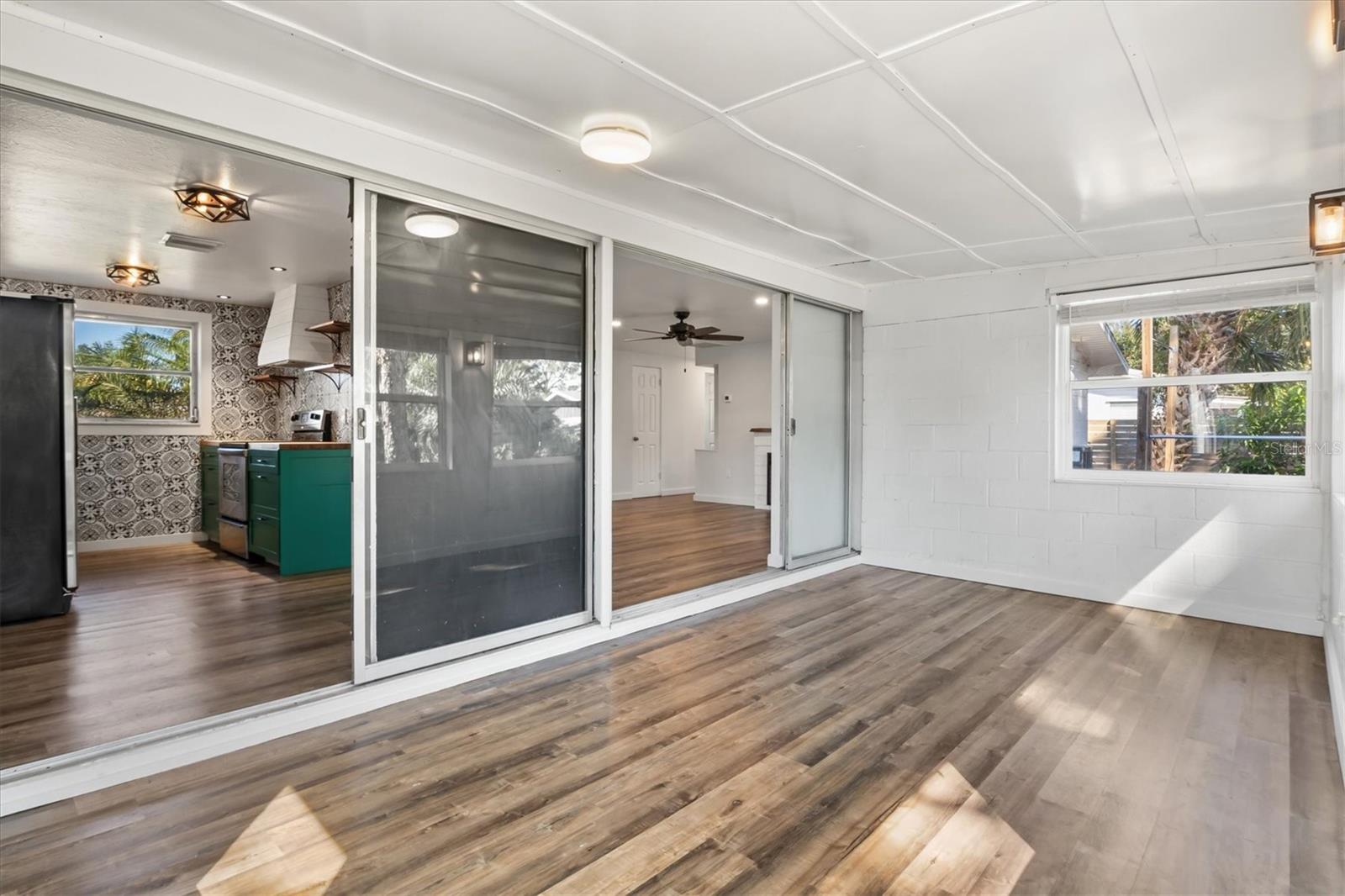 SUNSET BEACH - Residential