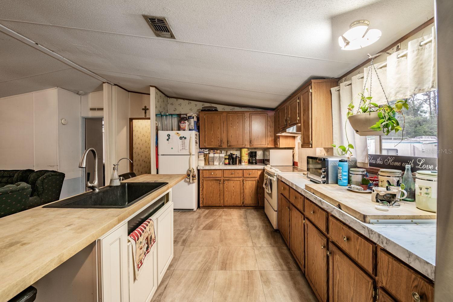 GOLDEN VILLAGE - Residential