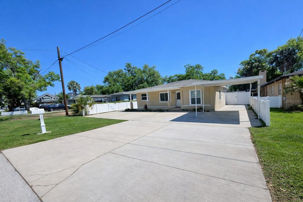 Photo of 207 N Beverly Avenue, Tampa, FL 33609 (MLS # TB8491089)