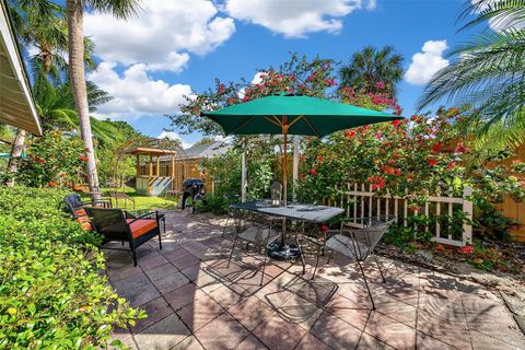 A home in LONGBOAT KEY