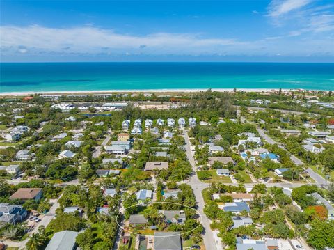 A home in LONGBOAT KEY