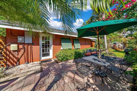 A home in LONGBOAT KEY