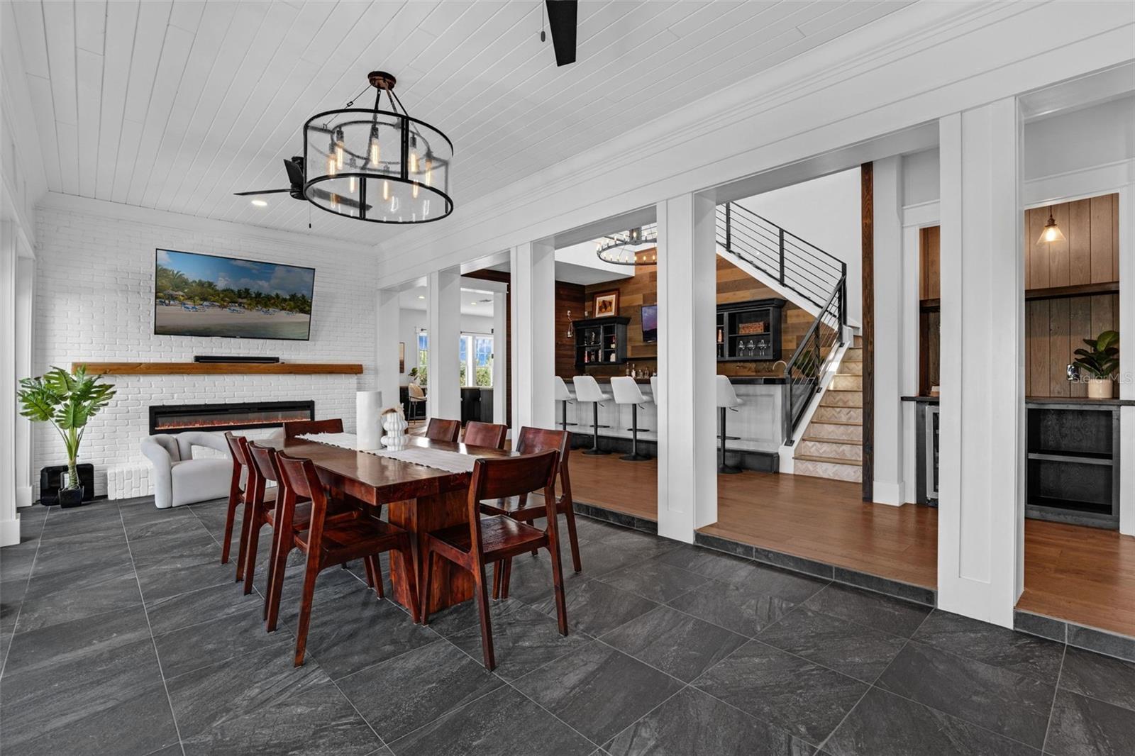 OAKLAND PARK - Residential