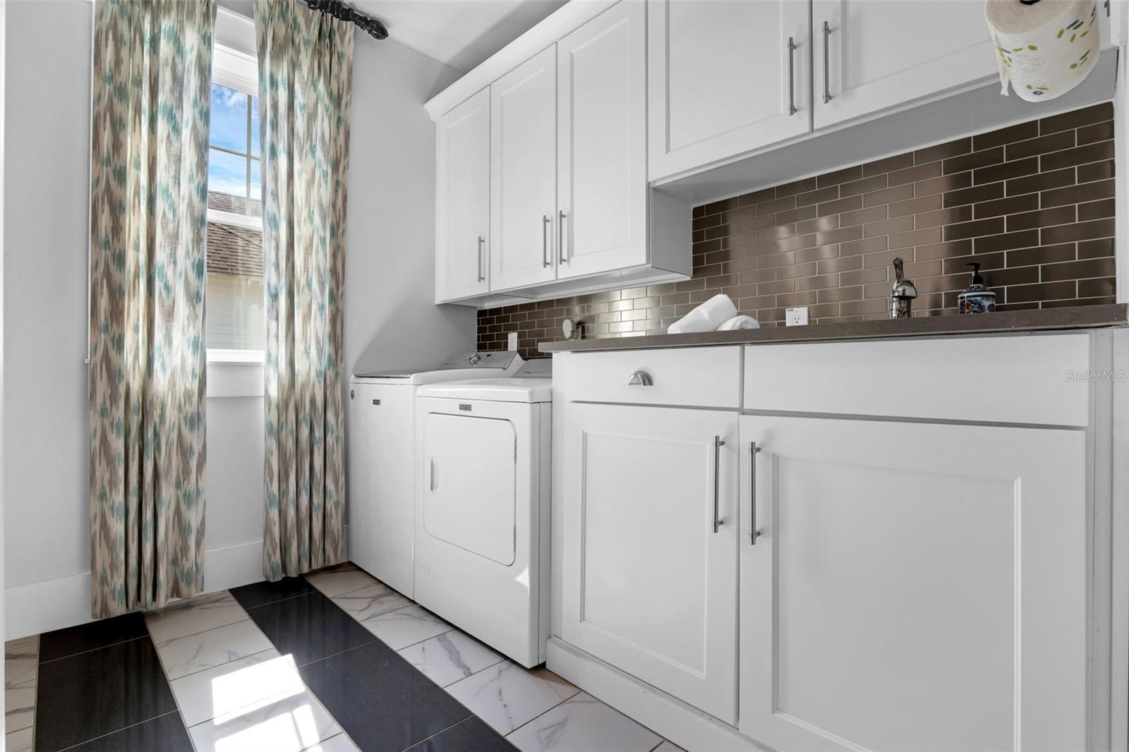 OAKLAND PARK - Residential