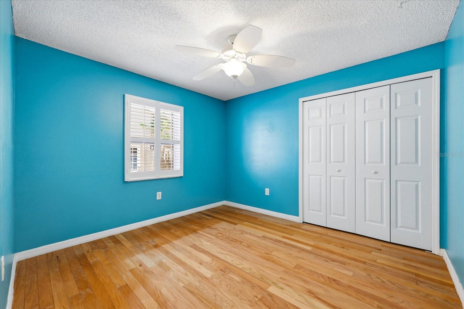 LAKES OF PINE RIDGE THE - Residential