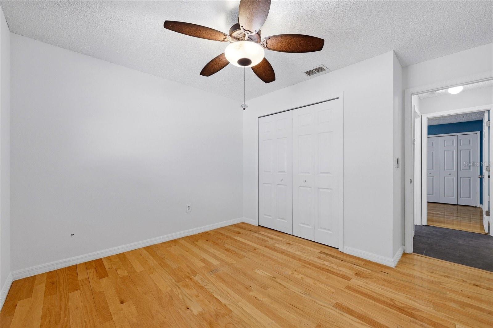 LAKES OF PINE RIDGE THE - Residential