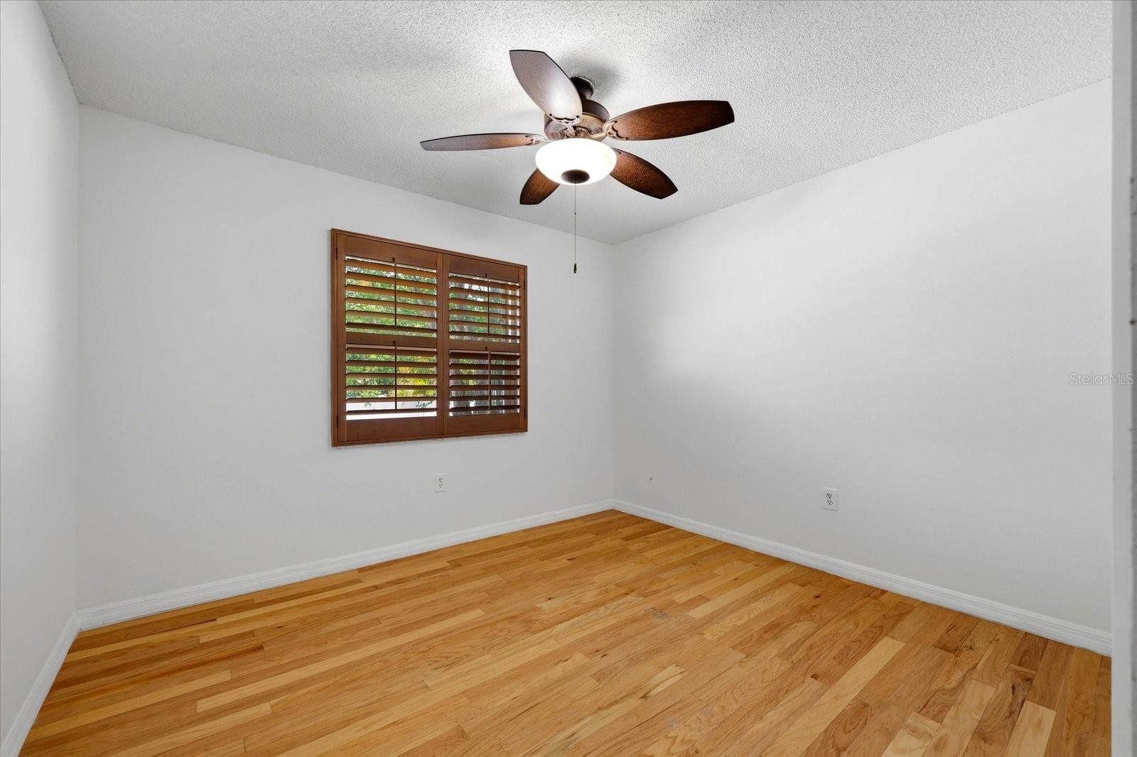 LAKES OF PINE RIDGE THE - Residential