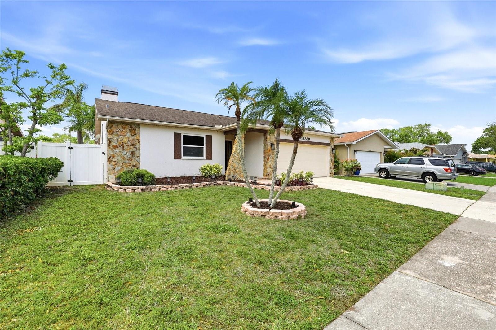 LAKES OF PINE RIDGE THE - Residential