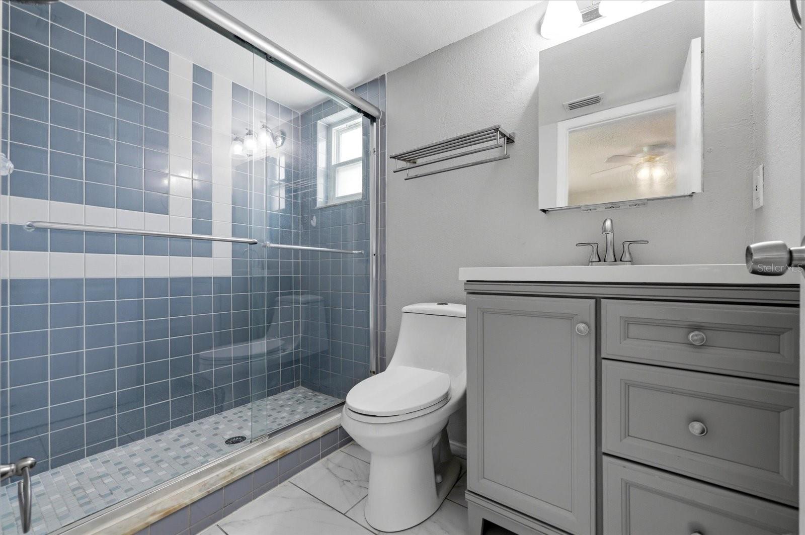 LAKES OF PINE RIDGE THE - Residential