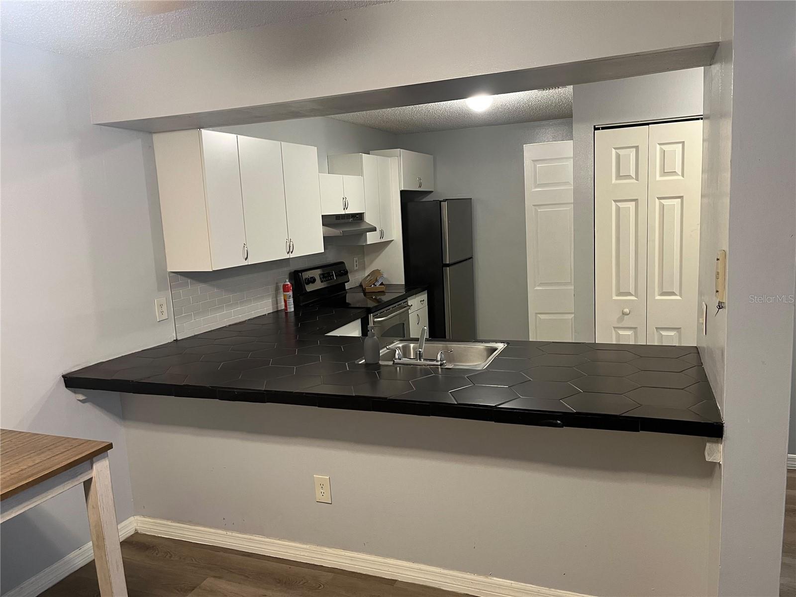 616 KENWICK CIRCLE 105