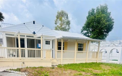 3620 E TAMPA CIRCLE TAMPA FL 33629