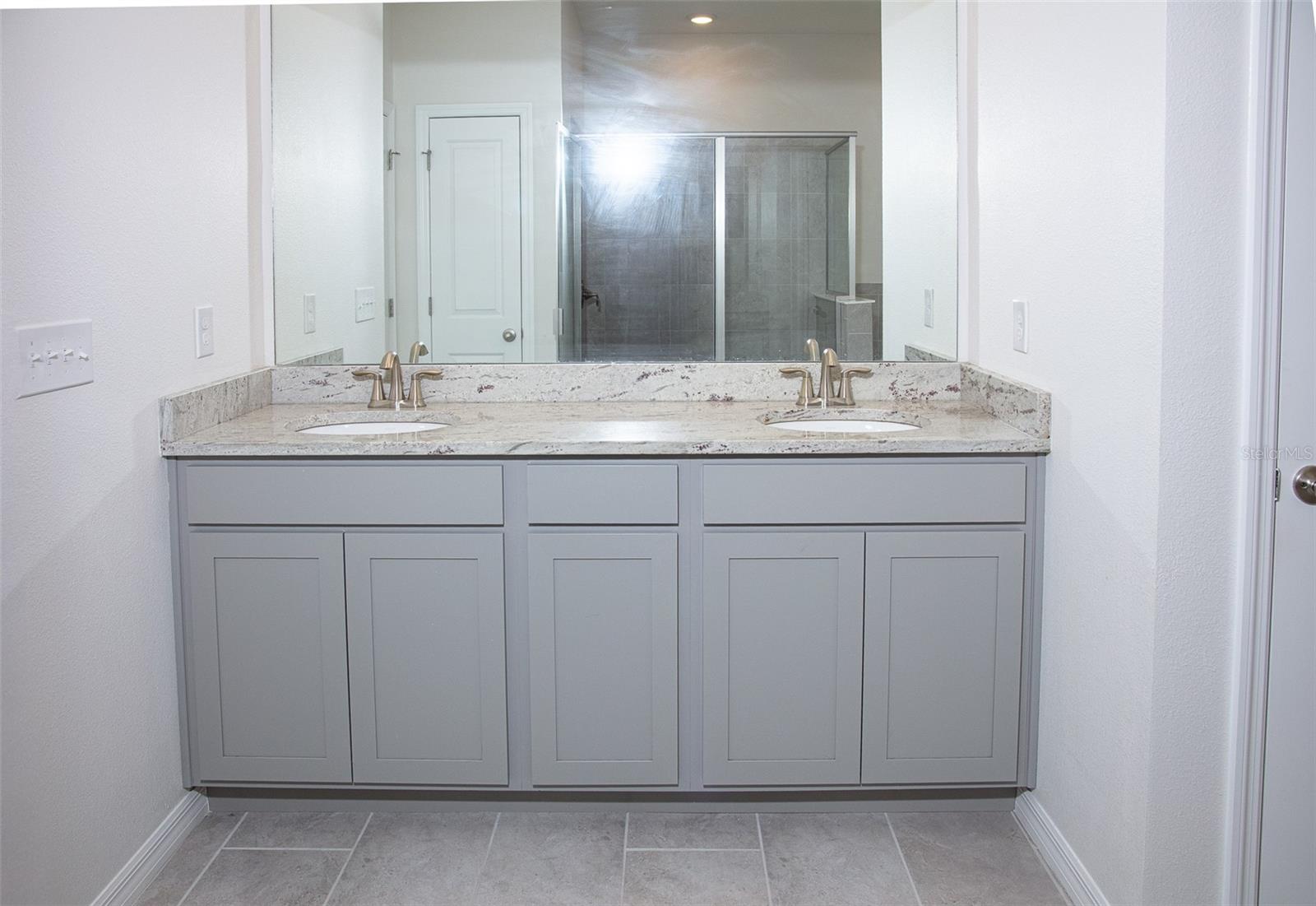 LANDING PH 1 - Residential Lease