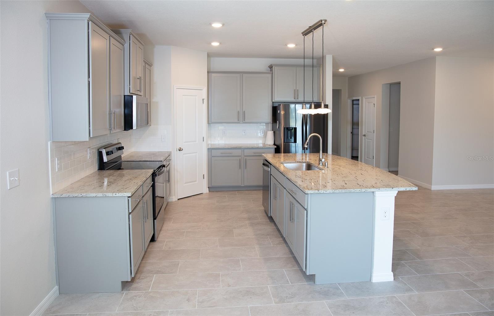 LANDING PH 1 - Residential Lease