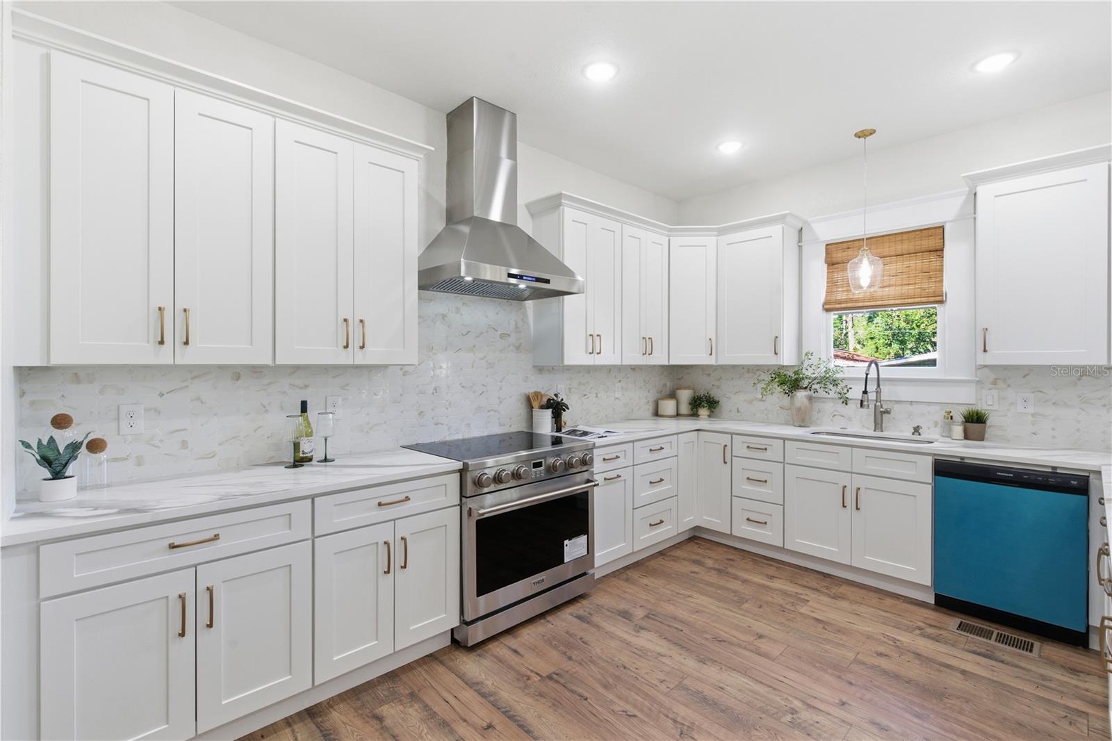 SUWANEE HEIGHTS - Residential