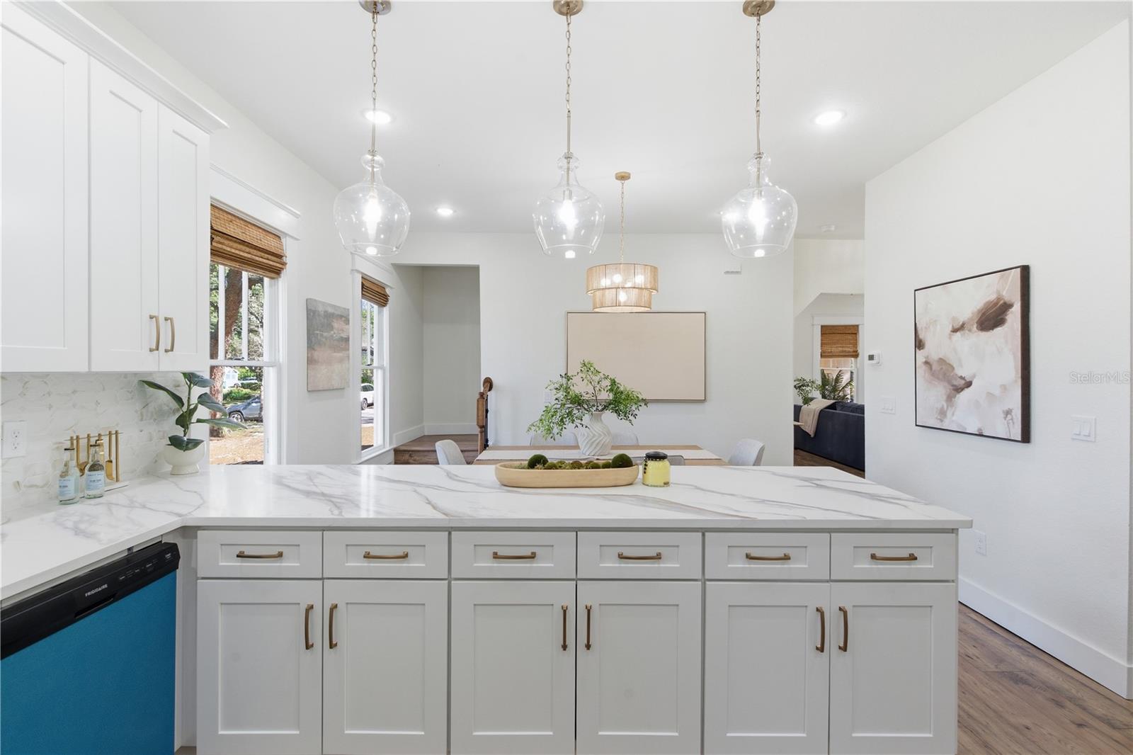 SUWANEE HEIGHTS - Residential