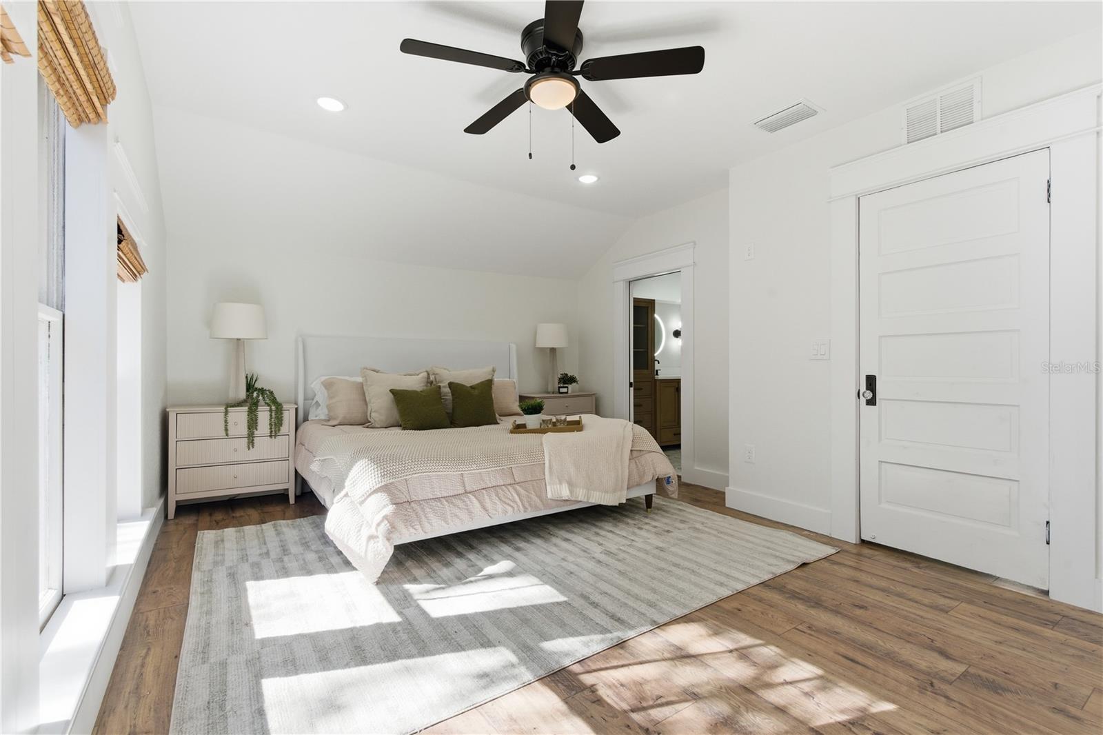 SUWANEE HEIGHTS - Residential