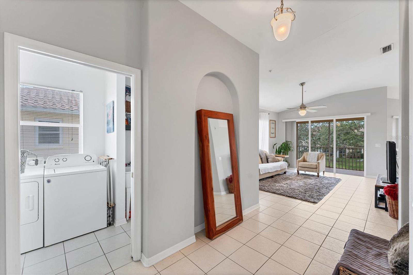 4433 CORSO VENETIA BOULEVARD C18